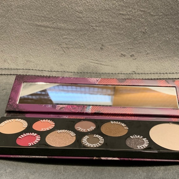 M.A.C. - Risk Taker Eyeshadow- Highlight Palette - Picture 8 of 11